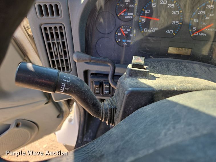 image for item DP6246 2005 International 7600 6x4 silage truck