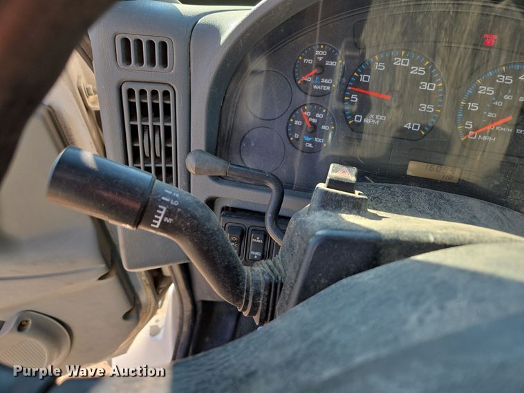 image for item DP6246 2005 International 7600 6x4 silage truck