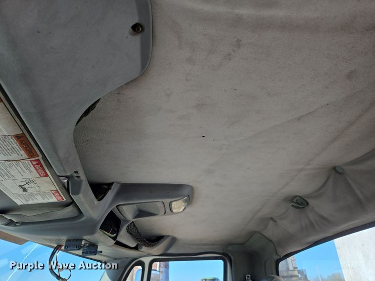 image for item DP6246 2005 International 7600 6x4 silage truck