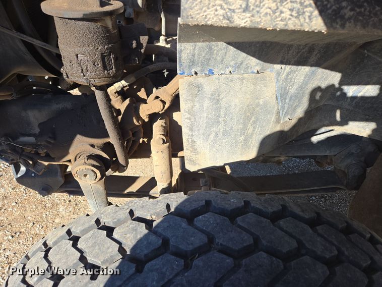 image for item DP6246 2005 International 7600 6x4 silage truck