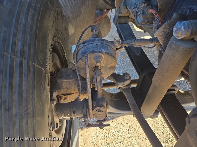 image for item DP6246 2005 International 7600 6x4 silage truck