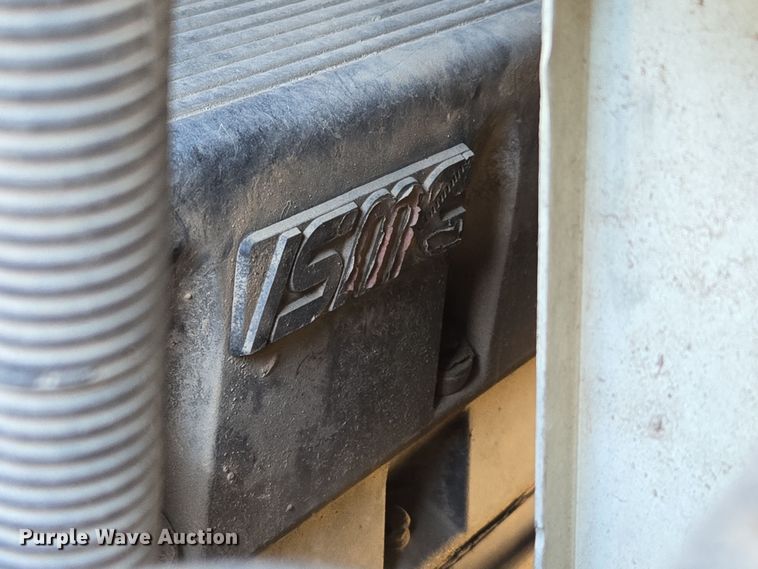 image for item DP6246 2005 International 7600 6x4 silage truck