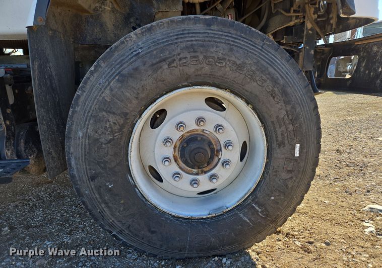 image for item DP6246 2005 International 7600 6x4 silage truck