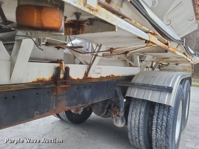 image for item DQ3865 1989 Peterbilt 379 glider kit fertilizer delivery truck