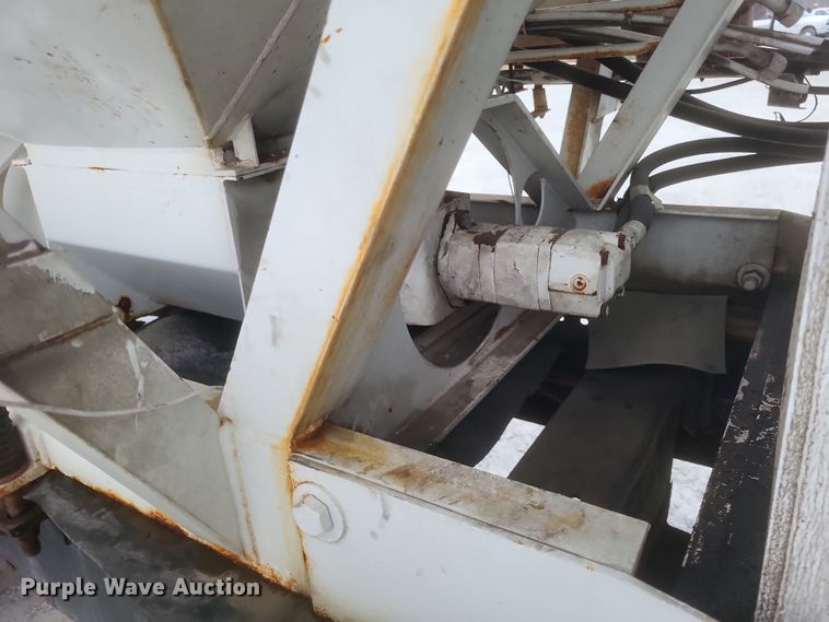 image for item DQ3865 1989 Peterbilt 379 glider kit fertilizer delivery truck