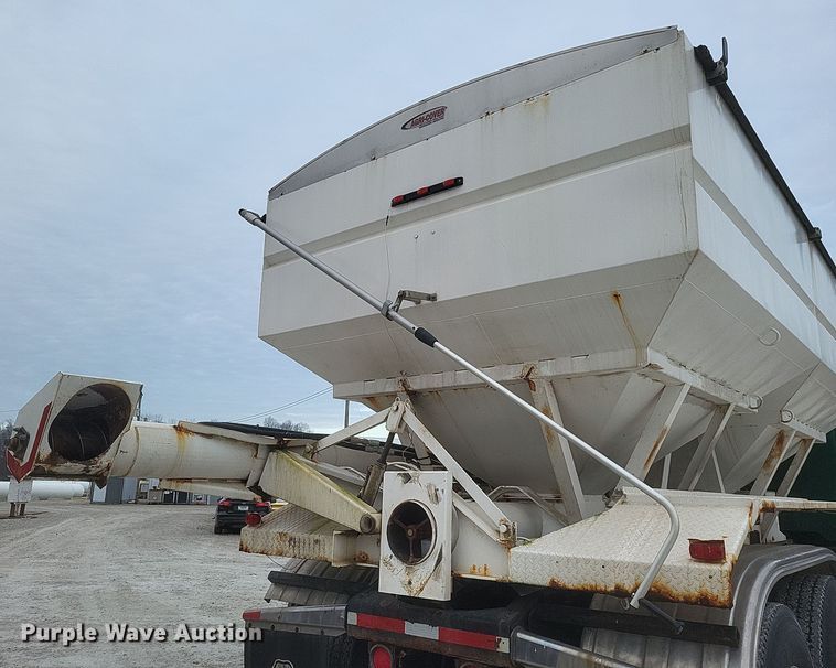 image for item DQ3865 1989 Peterbilt 379 glider kit fertilizer delivery truck