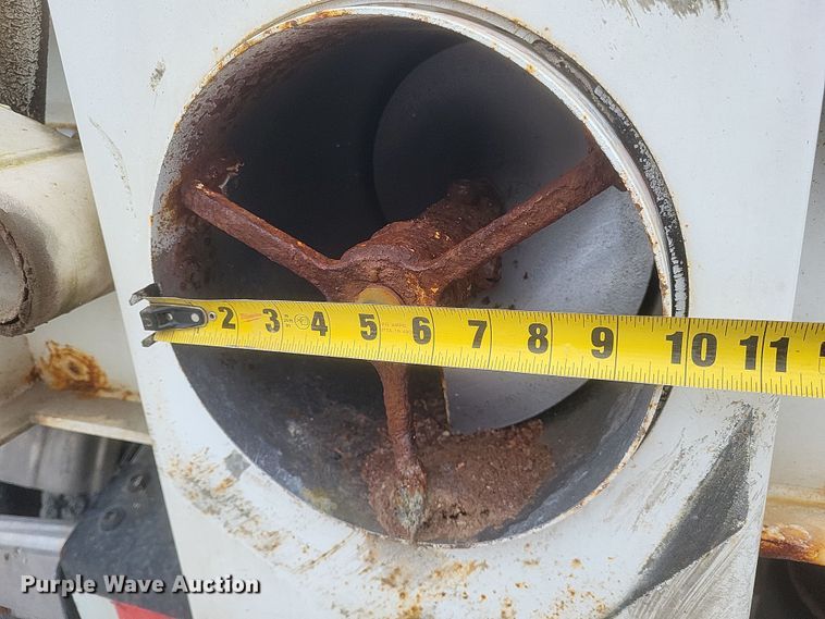 image for item DQ3865 1989 Peterbilt 379 glider kit fertilizer delivery truck