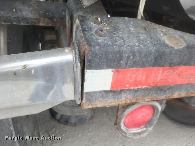 image for item DQ3865 1989 Peterbilt 379 glider kit fertilizer delivery truck