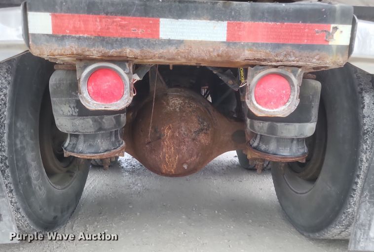 image for item DQ3865 1989 Peterbilt 379 glider kit fertilizer delivery truck