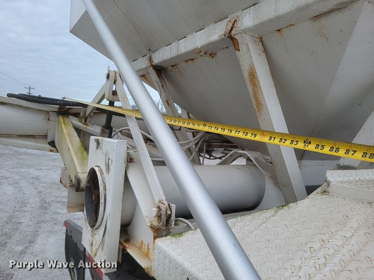 image for item DQ3865 1989 Peterbilt 379 glider kit fertilizer delivery truck