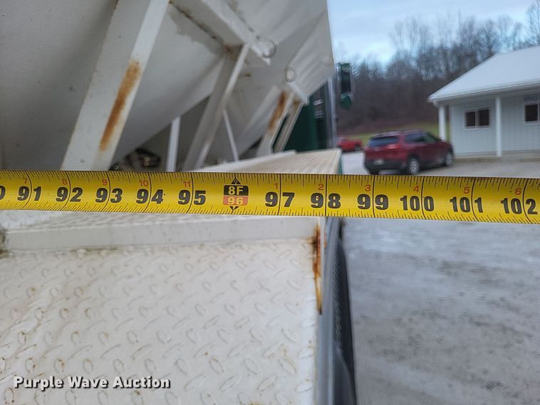 image for item DQ3865 1989 Peterbilt 379 glider kit fertilizer delivery truck