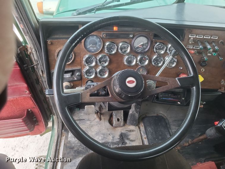 image for item DQ3865 1989 Peterbilt 379 glider kit fertilizer delivery truck