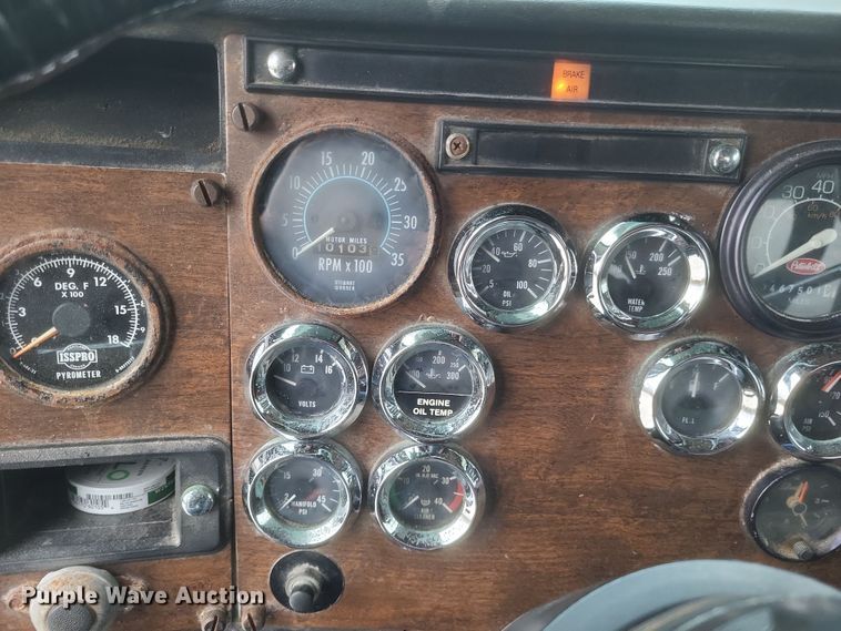 image for item DQ3865 1989 Peterbilt 379 glider kit fertilizer delivery truck