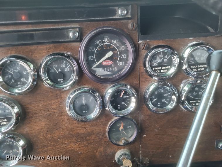 image for item DQ3865 1989 Peterbilt 379 glider kit fertilizer delivery truck