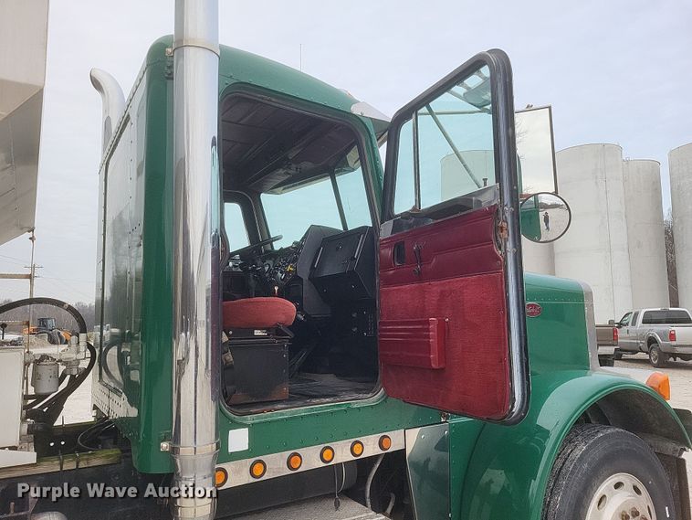 image for item DQ3865 1989 Peterbilt 379 glider kit fertilizer delivery truck