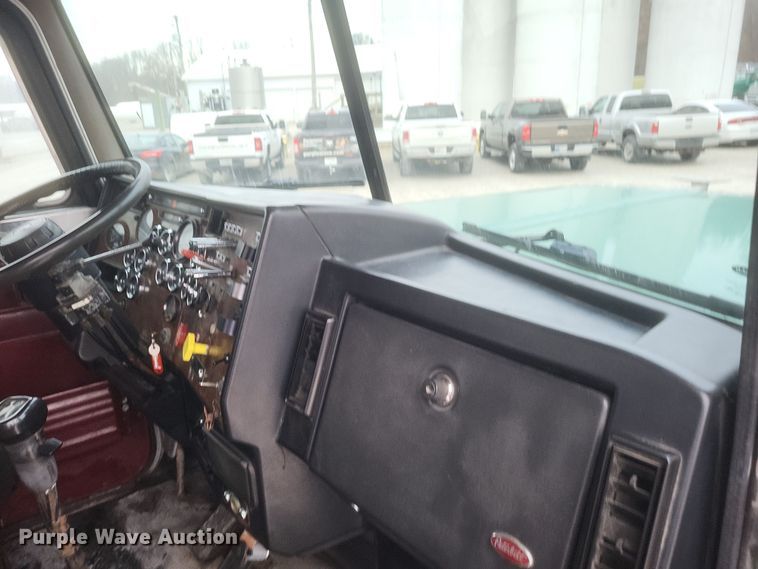 image for item DQ3865 1989 Peterbilt 379 glider kit fertilizer delivery truck