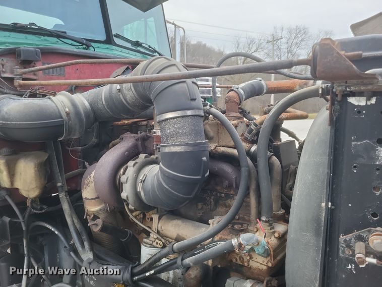 image for item DQ3865 1989 Peterbilt 379 glider kit fertilizer delivery truck