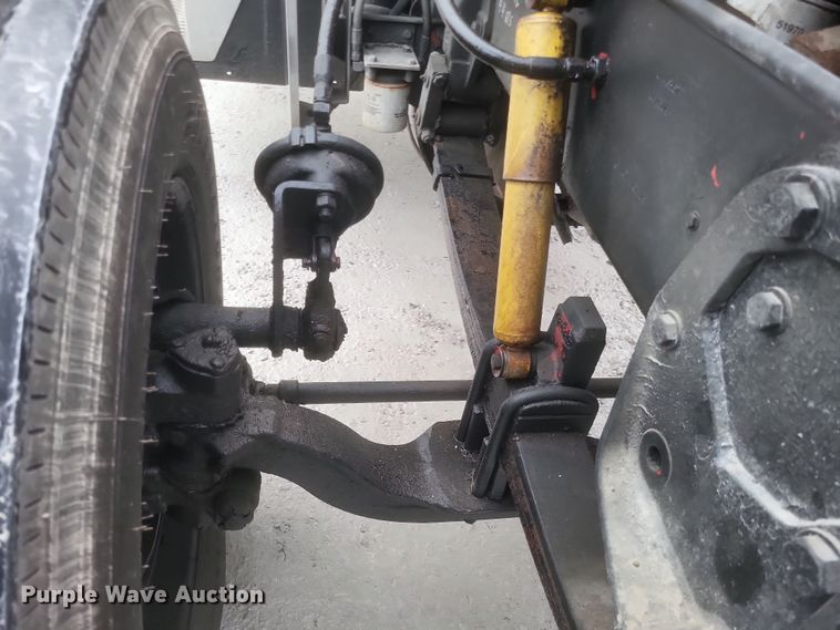 image for item DQ3865 1989 Peterbilt 379 glider kit fertilizer delivery truck