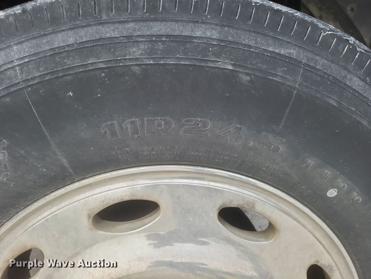 image for item DQ3865 1989 Peterbilt 379 glider kit fertilizer delivery truck