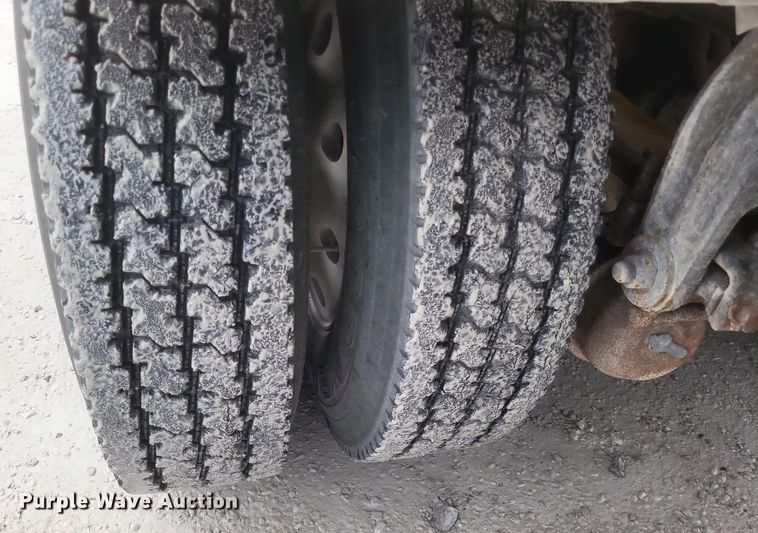 image for item DQ3865 1989 Peterbilt 379 glider kit fertilizer delivery truck