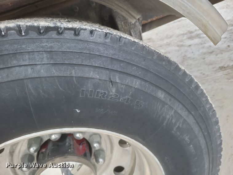 image for item DQ3865 1989 Peterbilt 379 glider kit fertilizer delivery truck