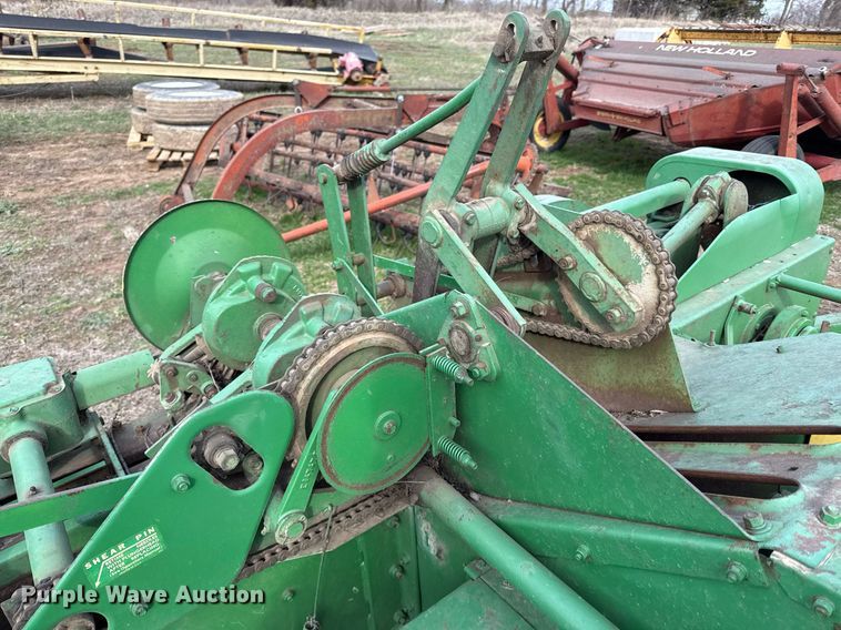 image for item DQ6498 John Deere small square baler