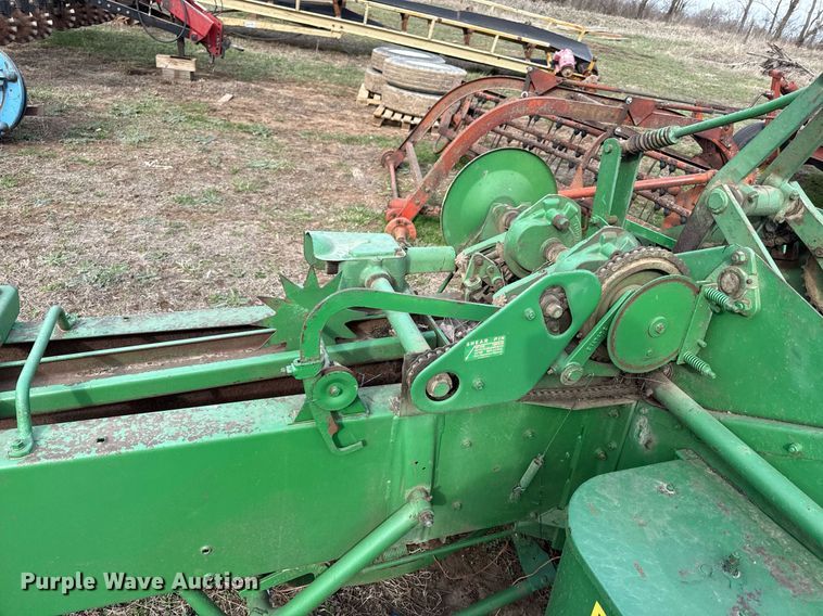 image for item DQ6498 John Deere small square baler