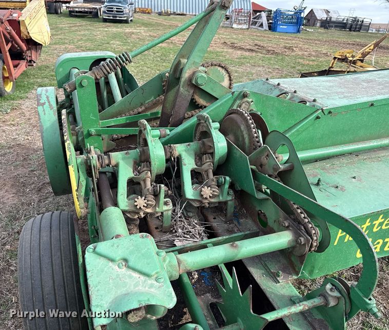 image for item DQ6498 John Deere small square baler