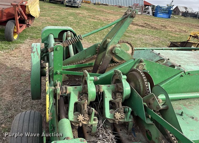 image for item DQ6498 John Deere small square baler