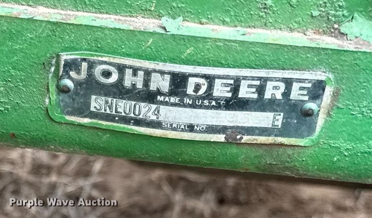 image for item DQ6498 John Deere small square baler