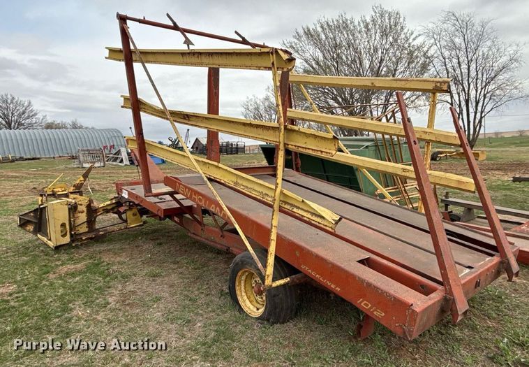 image for item DQ6499 New Holland Stackliner 1012 bale stacker