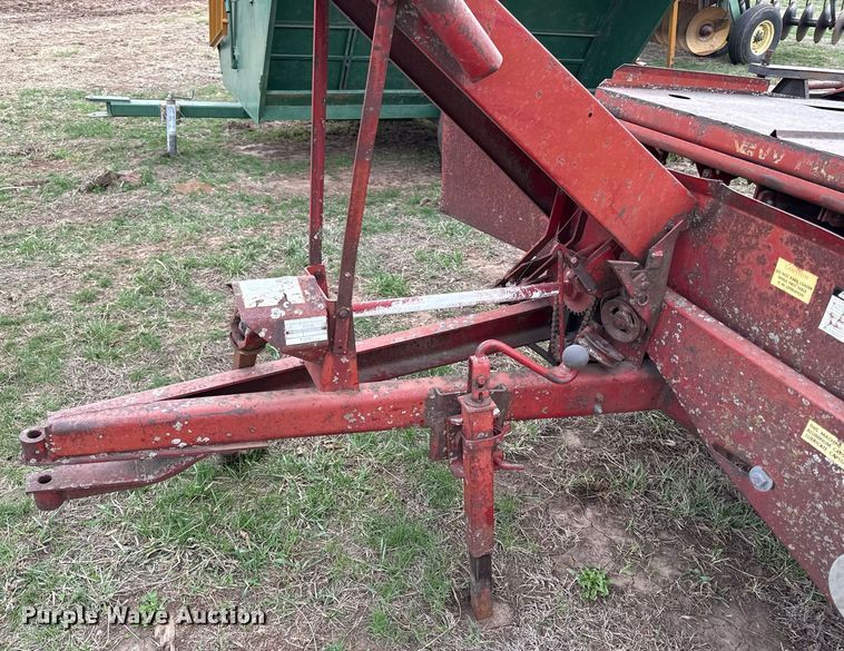 image for item DQ6499 New Holland Stackliner 1012 bale stacker