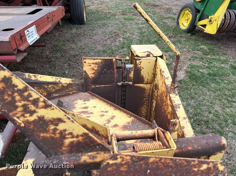 image for item DQ6499 New Holland Stackliner 1012 bale stacker