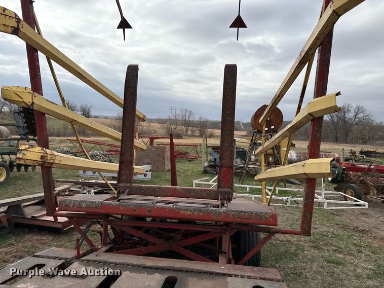 image for item DQ6499 New Holland Stackliner 1012 bale stacker