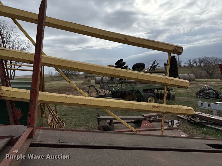 image for item DQ6499 New Holland Stackliner 1012 bale stacker