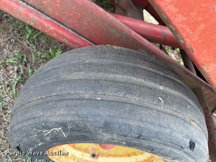 image for item DQ6499 New Holland Stackliner 1012 bale stacker