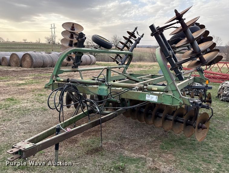 image for item DQ6503 John Deere 235 disk