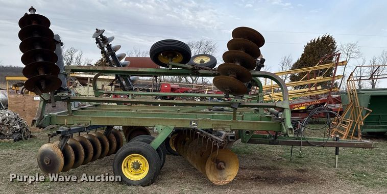 image for item DQ6503 John Deere 235 disk