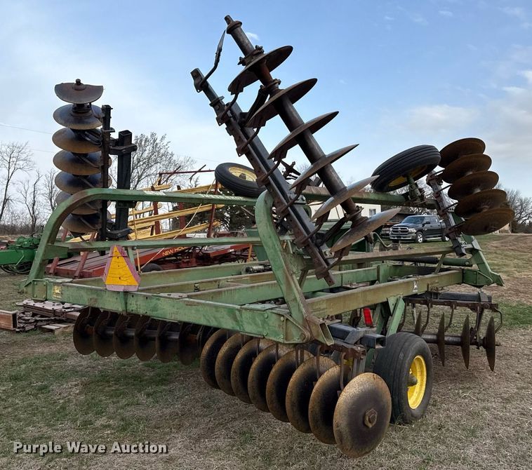 image for item DQ6503 John Deere 235 disk