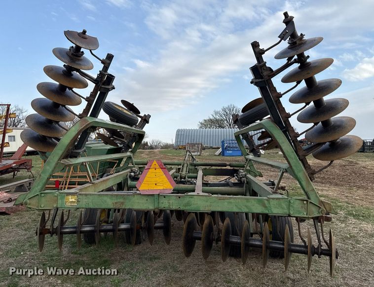 image for item DQ6503 John Deere 235 disk