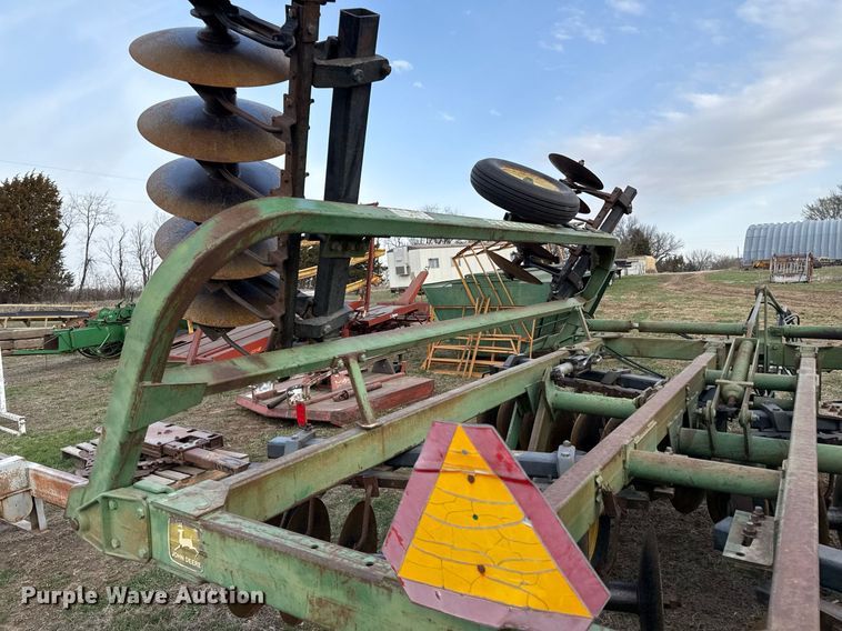 image for item DQ6503 John Deere 235 disk