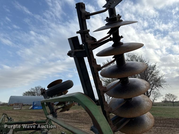 image for item DQ6503 John Deere 235 disk