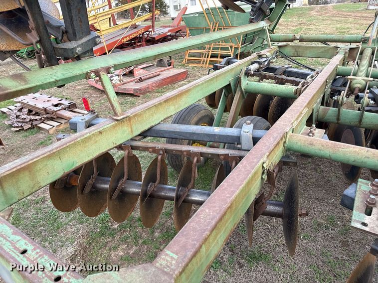 image for item DQ6503 John Deere 235 disk