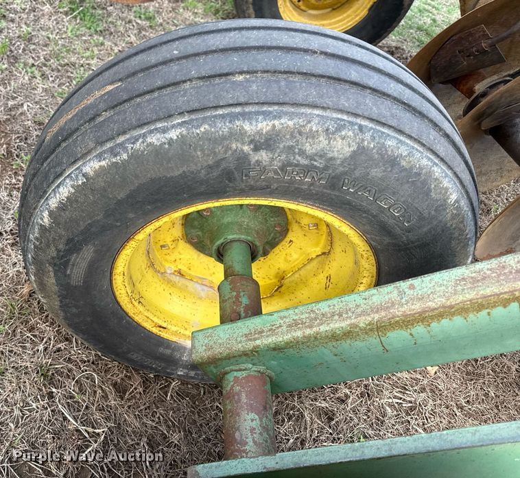 image for item DQ6503 John Deere 235 disk