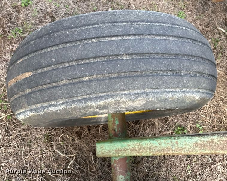 image for item DQ6503 John Deere 235 disk