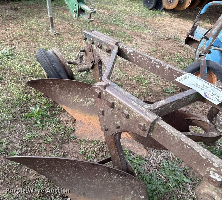 image for item DQ6510 (2) plows