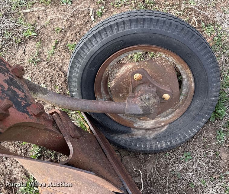 image for item DQ6510 (2) plows