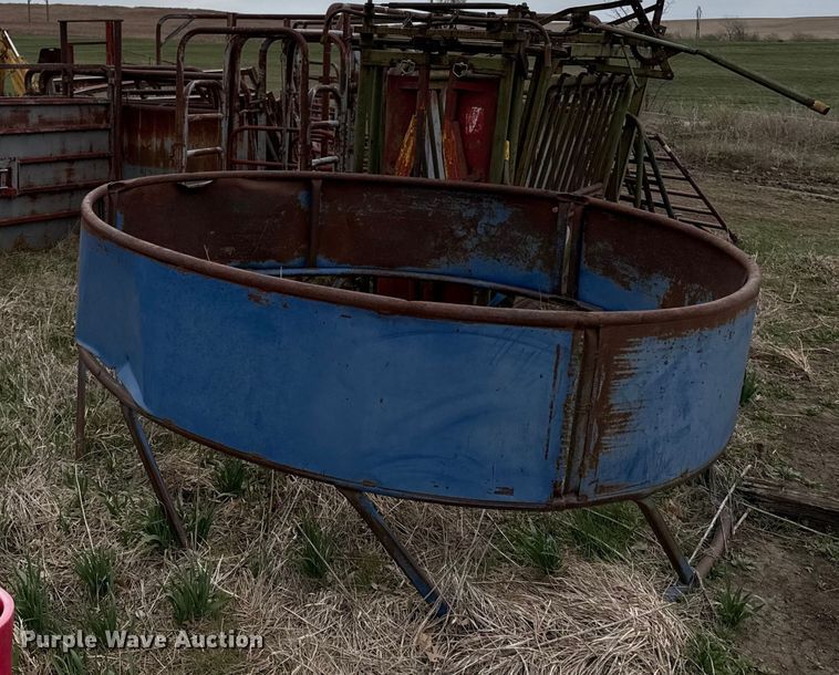 image for item DQ6519 Livestock equipment