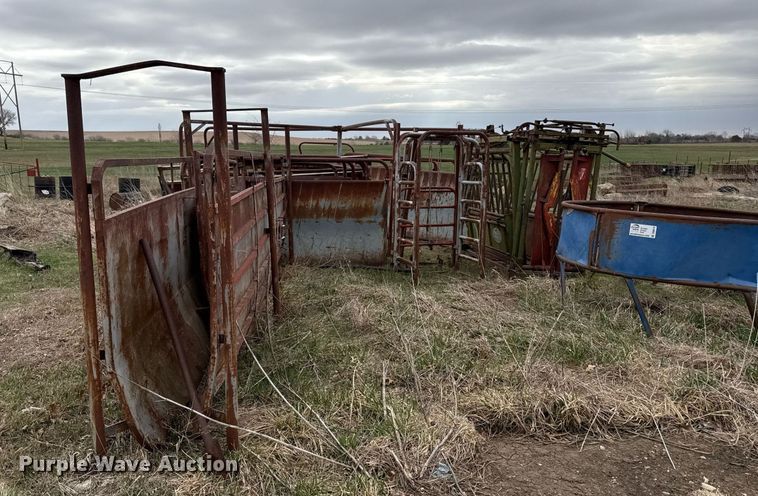 image for item DQ6519 Livestock equipment