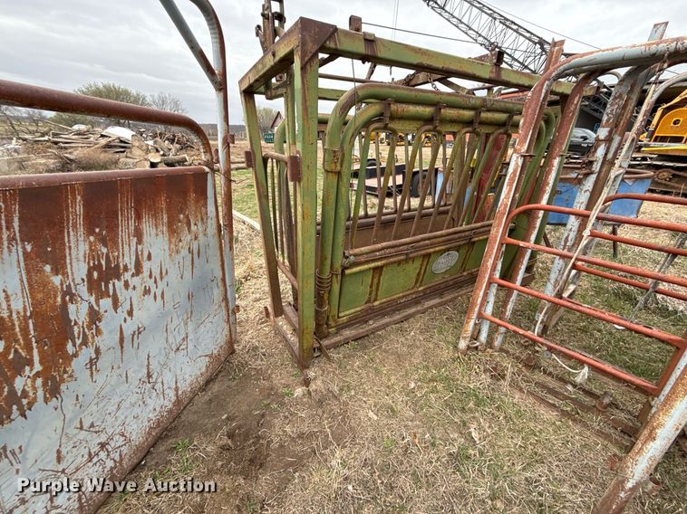 image for item DQ6519 Livestock equipment